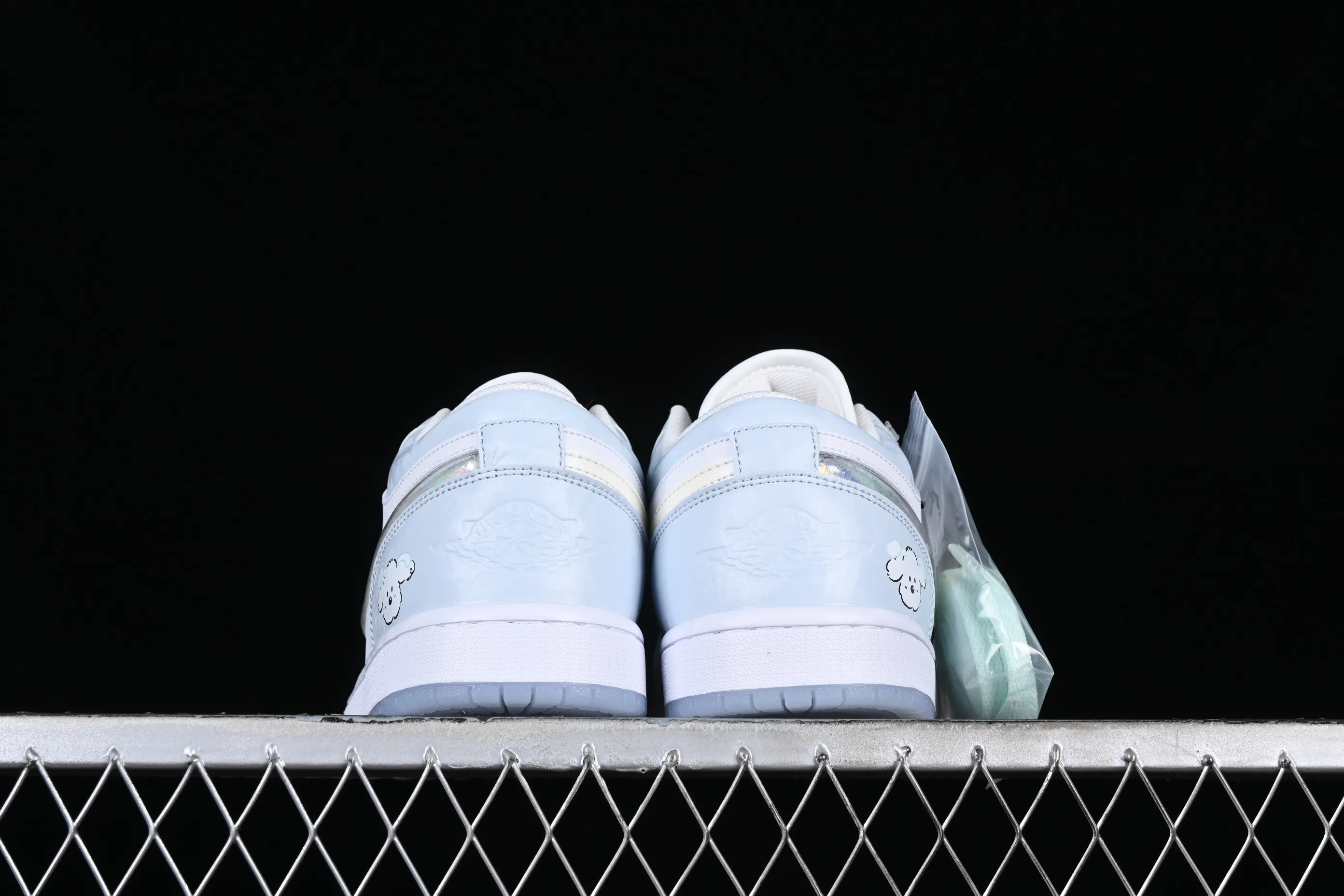 All categories Air Jordan Jordan series basketball shoes Air Jordan 1 Low Air Jordan 1 Low AJ1 Joe 1 Christmas customization Ice and Snow Puppy Low-top cultural and casual sneakers FQ9112-100